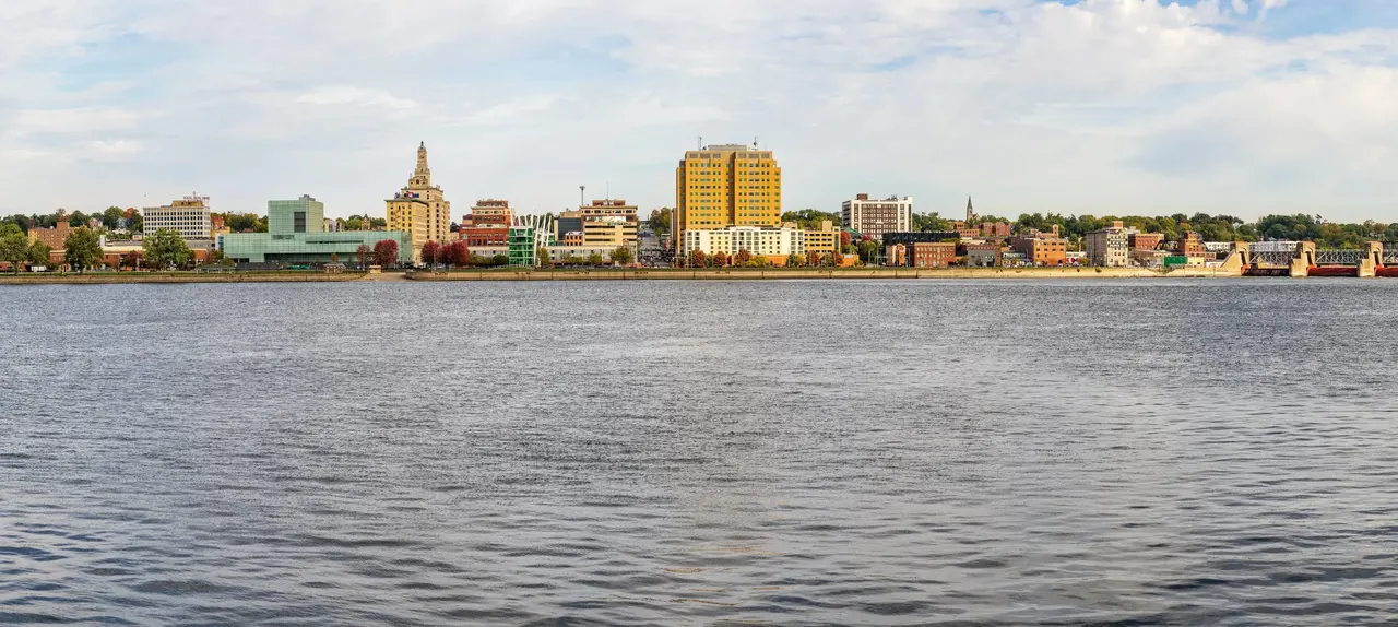 Davenport skyline panorama